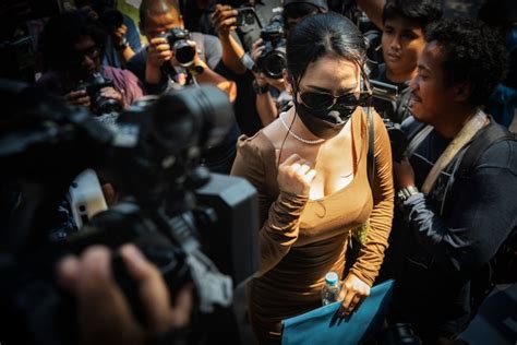 Indonesia] Porn .